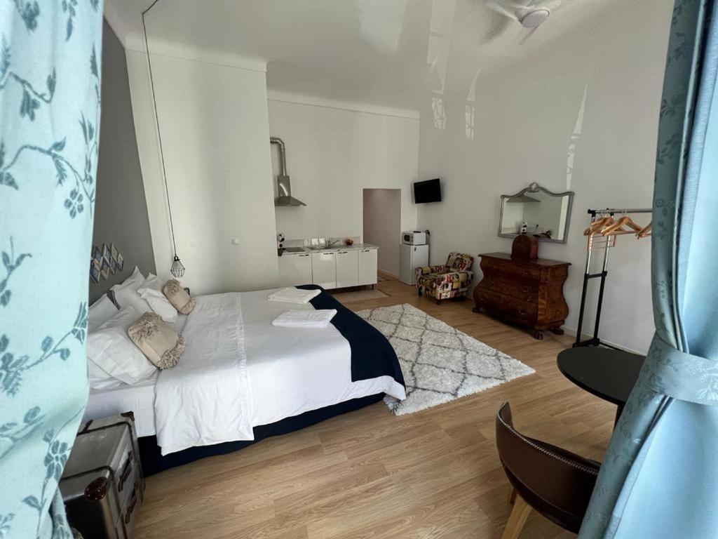 Old Town Lx Suites Лиссабон Экстерьер фото